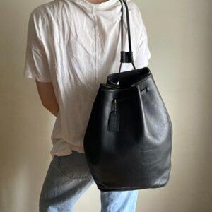 RARE! Vintage COACH Navy LEATHER BIXBY SLING DRAWSTRING BUCKET SHOULDER BAG 9929